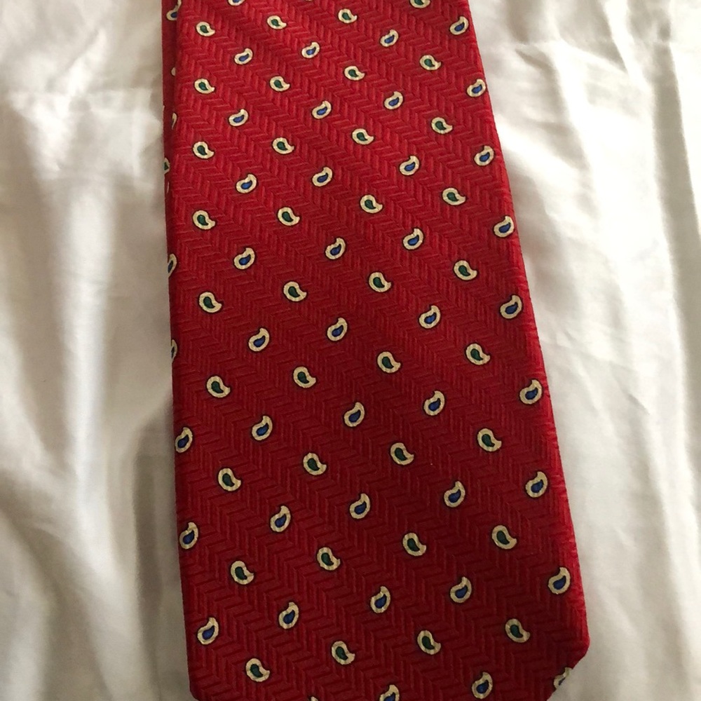 Brooks Brothers red tie